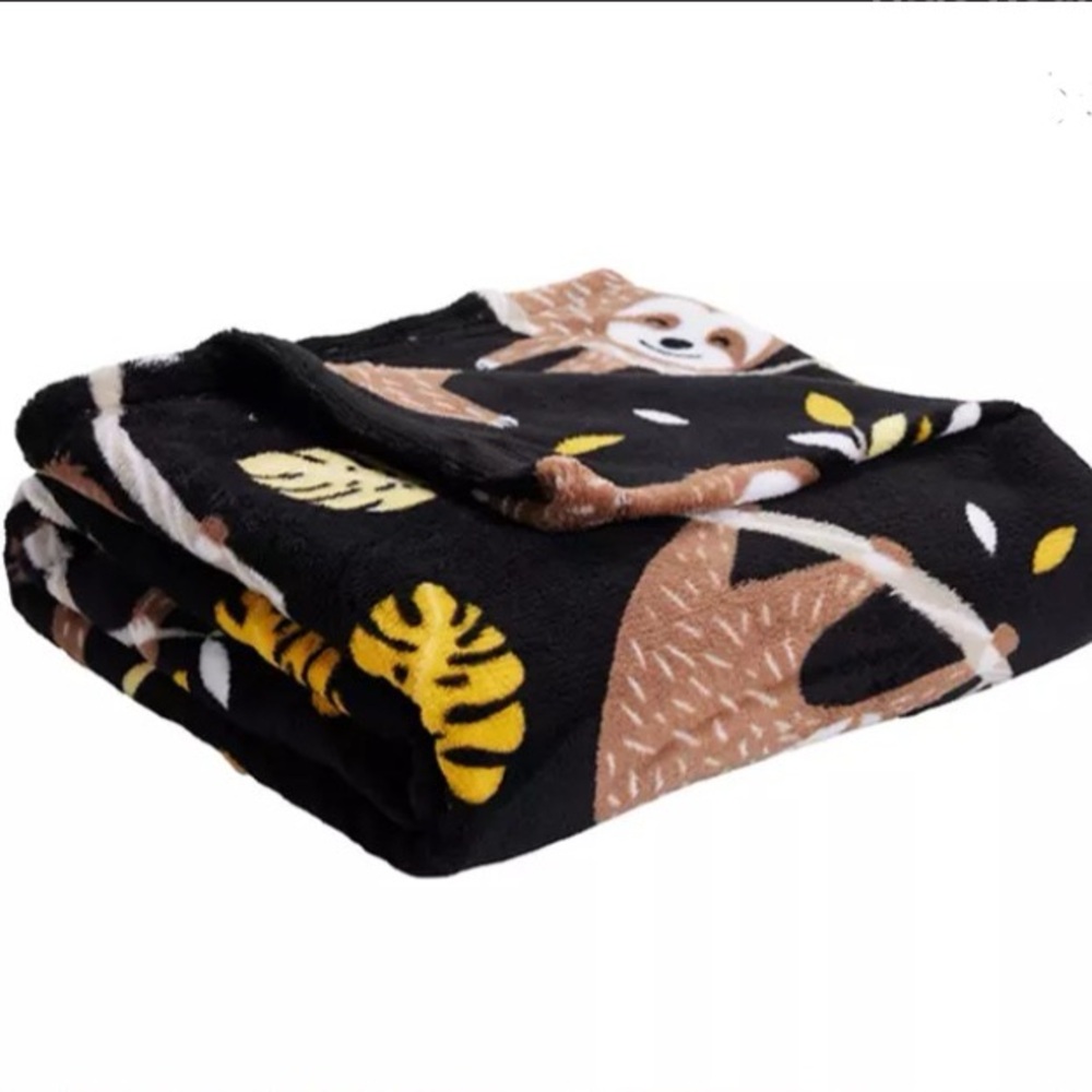 NWT- Super Soft Cozy Warm- Brown & Black- Sloth 🦥 Throw Blanket 50x60